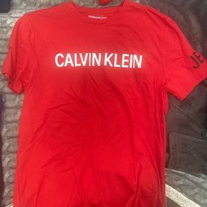 calvin tee red small